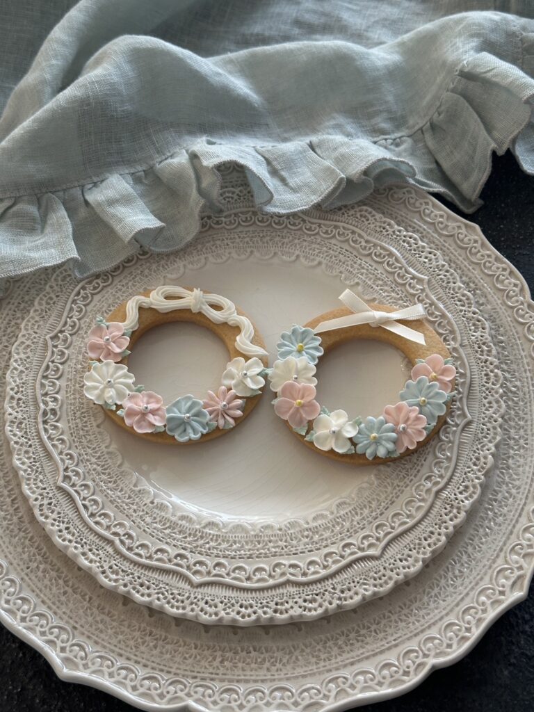 口金絞りでお花を絞る様子｜JSA認定講座 レッスン4｜Sweet Veil